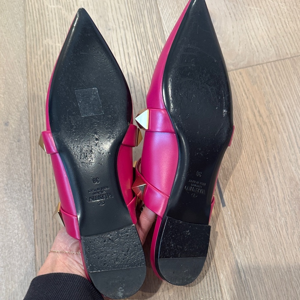 Valentino Women's Fuchsia and Gold Roman Studded Mules Slides - Picture 6 of 8